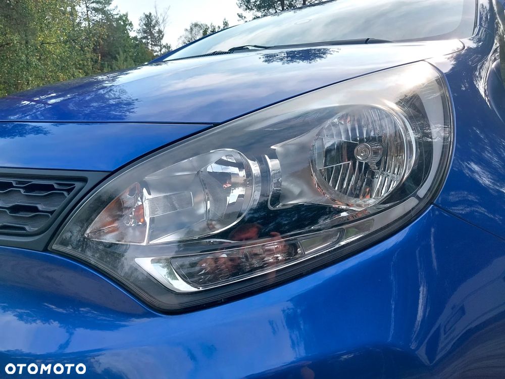 Kia Rio - 12