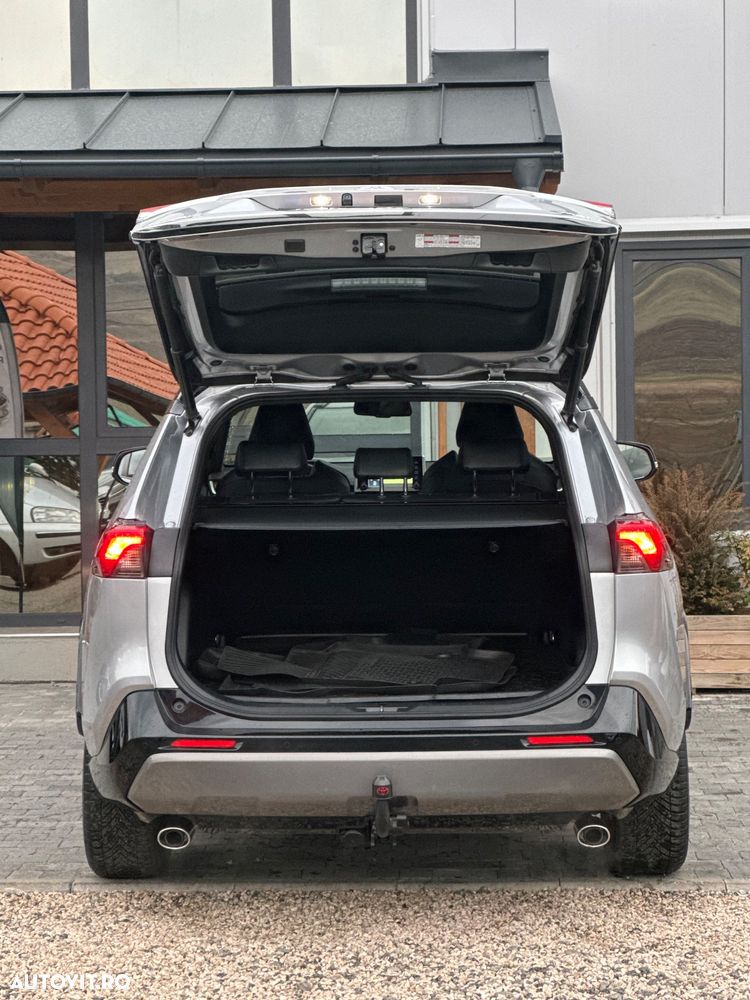 Toyota RAV4 2.5 4x4 Hybrid Team Deutschland - 34