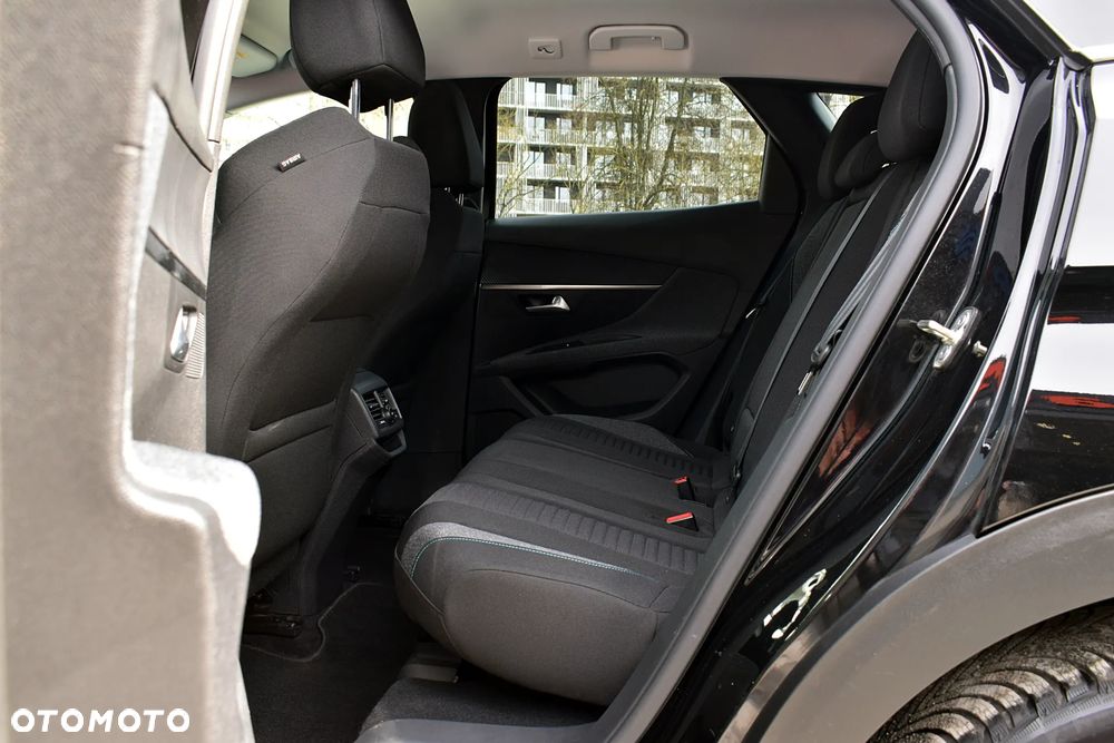 Peugeot 3008 1.2 PureTech GPF Active S&S EAT8 - 6