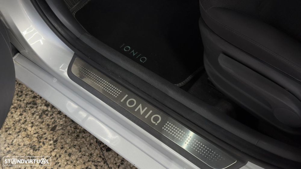Hyundai Ioniq 1.6 GDI HEV Hybrid Tech - 19