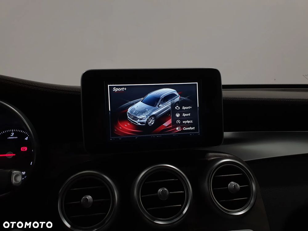 Mercedes-Benz GLC 220 d 4Matic 9G-TRONIC AMG Line - 21