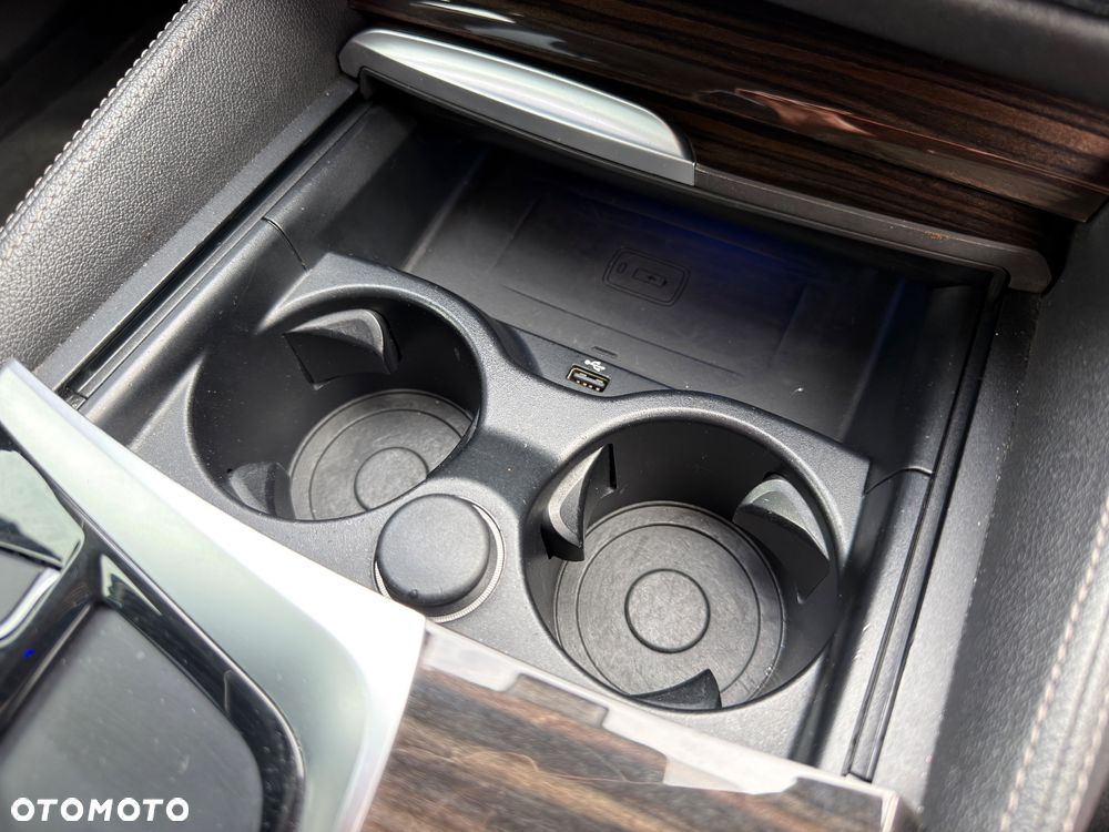 BMW Seria 5 530d xDrive Luxury Line - 38