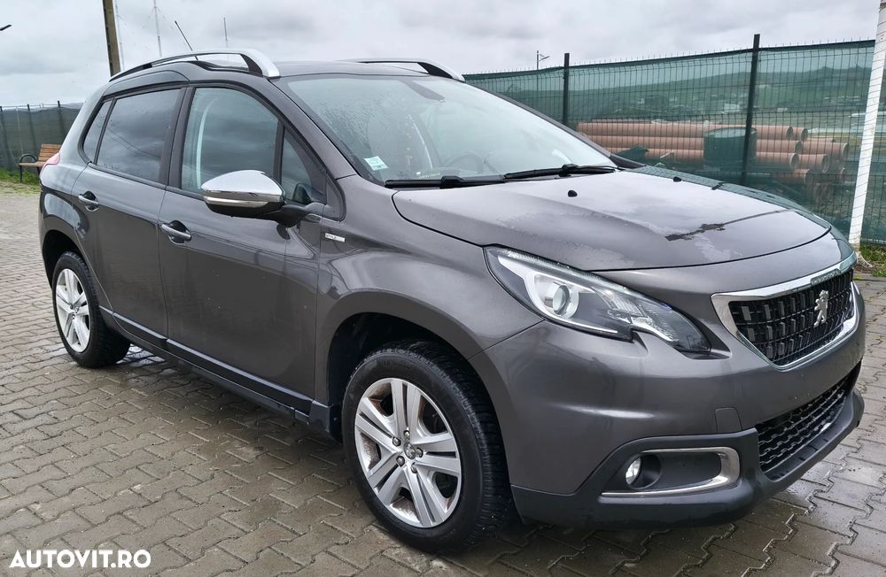 Peugeot 2008 PureTech 110 Style - 2