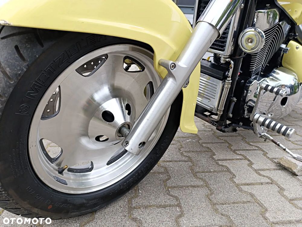 Suzuki VL 1500 Intruder LC - Boulevard C90 - 9