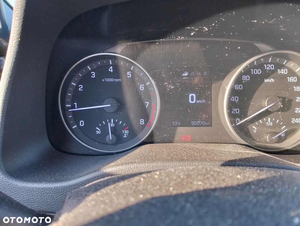 Hyundai Elantra 1.6 Comfort - 11