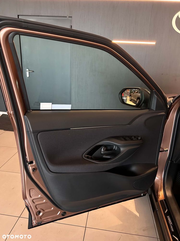 Toyota Yaris Cross Hybrid 1.5 Executive - 16