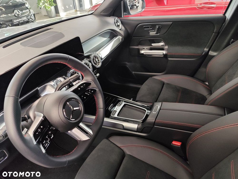 Mercedes-Benz GLB - 9