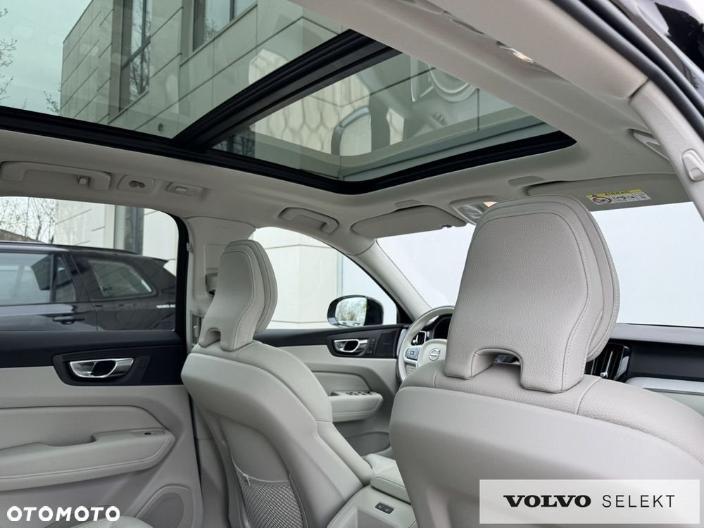 Volvo XC 60 T6 Plug-In Hybrid AWD Plus Dark - 31