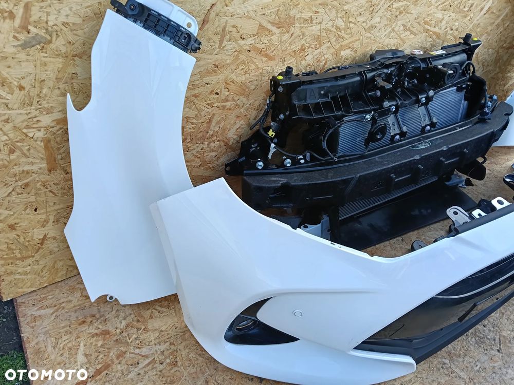 zderzak pas przedni belka błotnik chłodnice lampy Toyota Yaris IV 1.5 Hybrid - 7