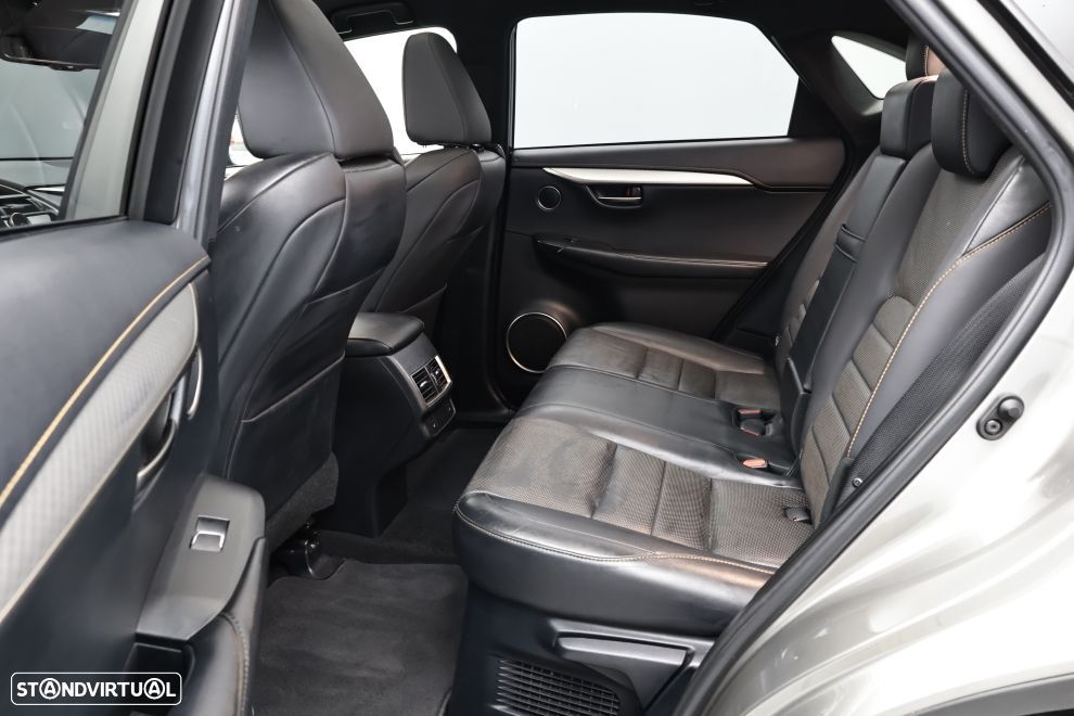 Lexus NX 300h F Sport+ 4WD - 32