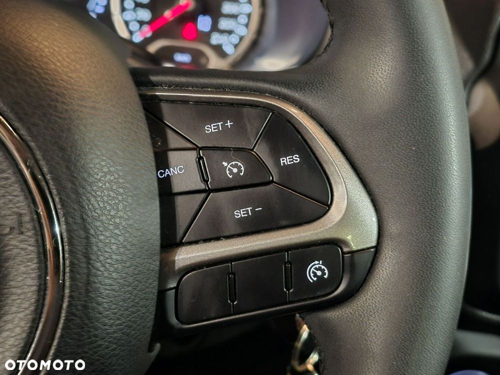 Jeep Renegade - 23