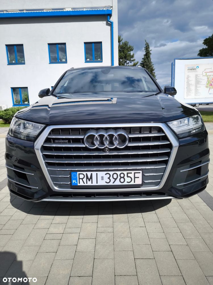 Audi Q7 - 1