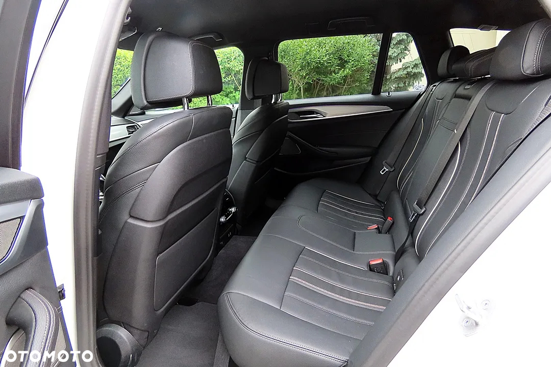 BMW Seria 5 520d xDrive Touring M Sport Edition - 25