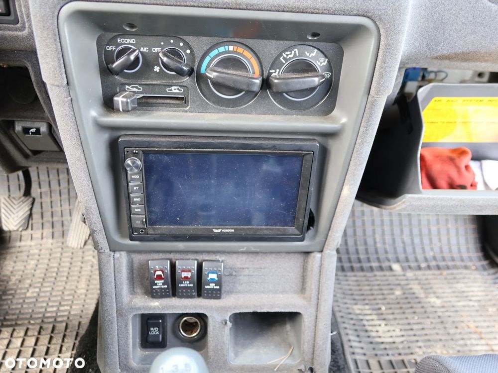 Mitsubishi Pajero 3.0 GLS - 25