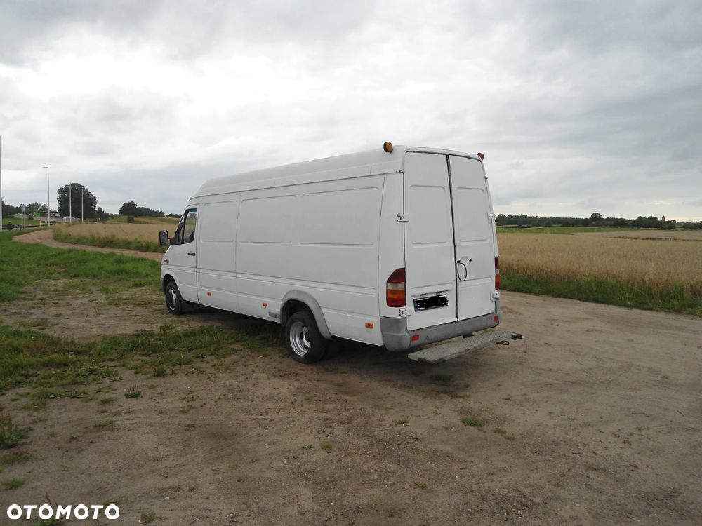 Mercedes-Benz Sprinter - 4