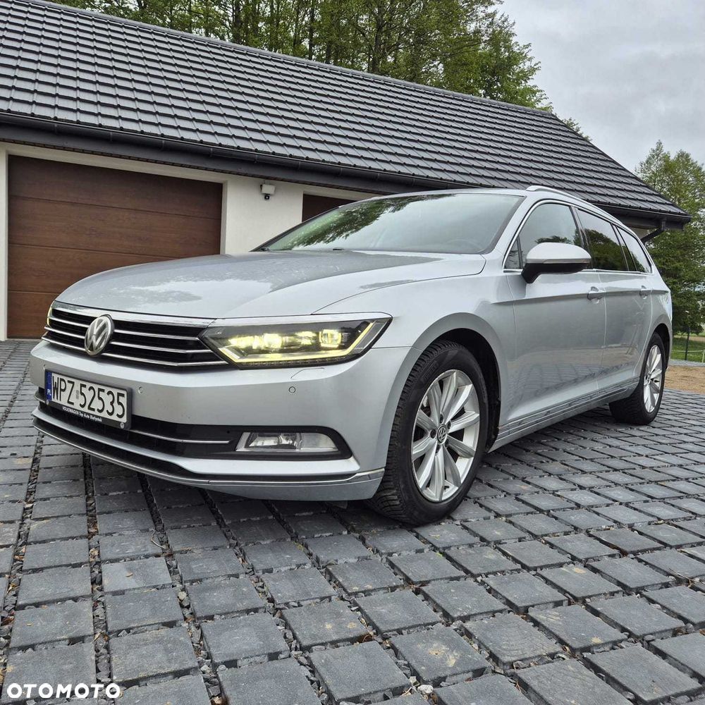 Volkswagen Passat - 1