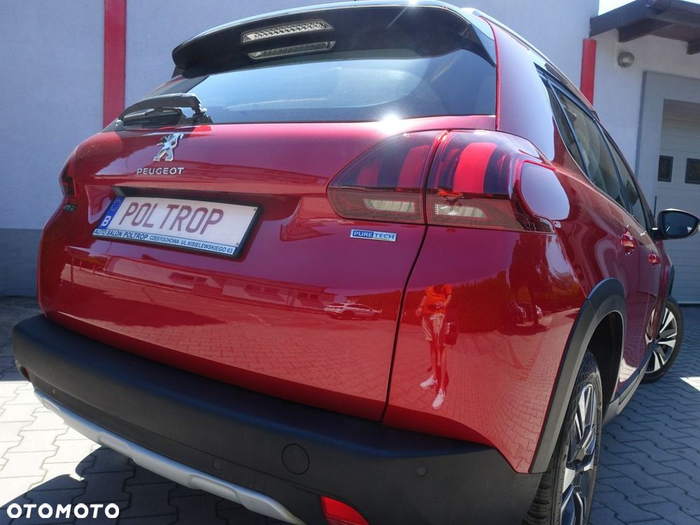 Peugeot 2008 1.2 Pure Tech Allure S&S - 6