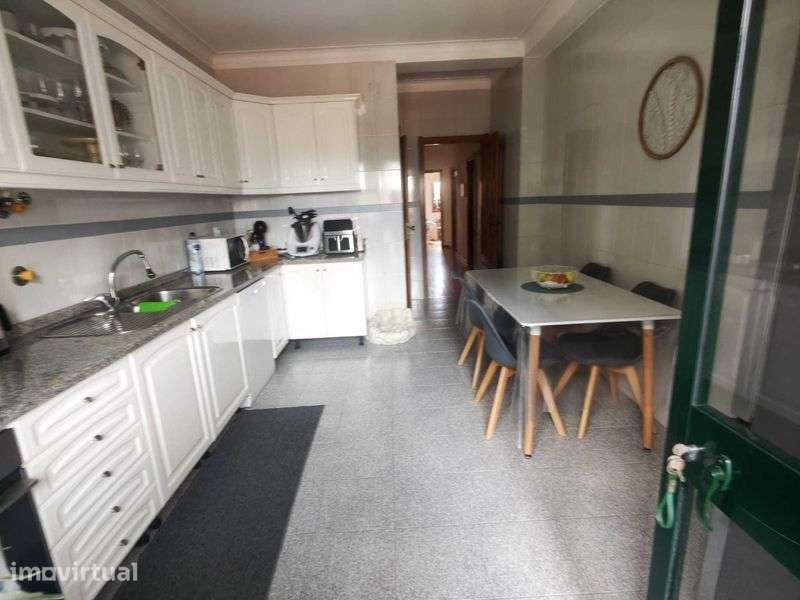Apartamento T2+1 C/Garagem Fechada - Grande imagem: 4/12