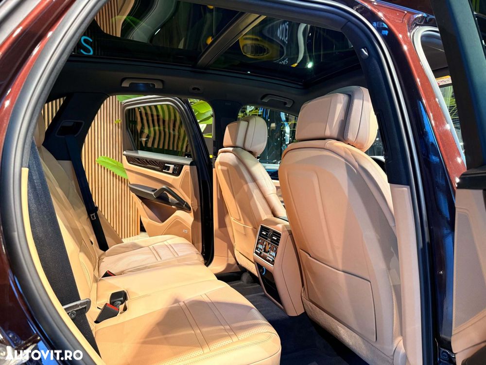 Porsche Cayenne - 18