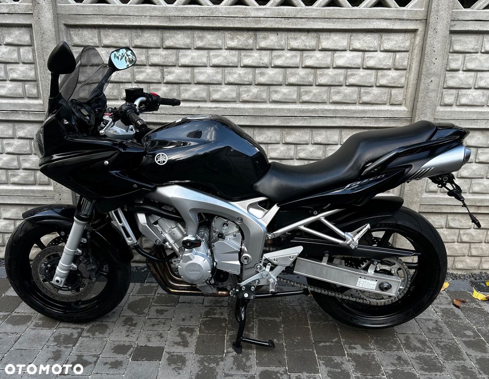 Yamaha FZS - 19