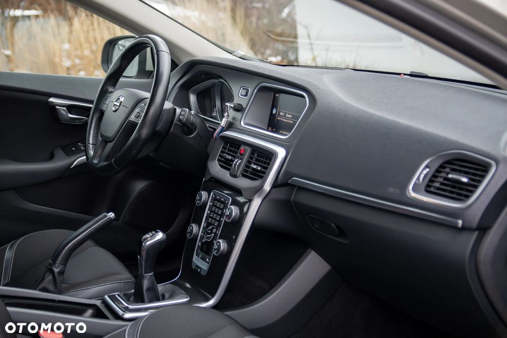 Volvo V40 D2 Kinetic - 24