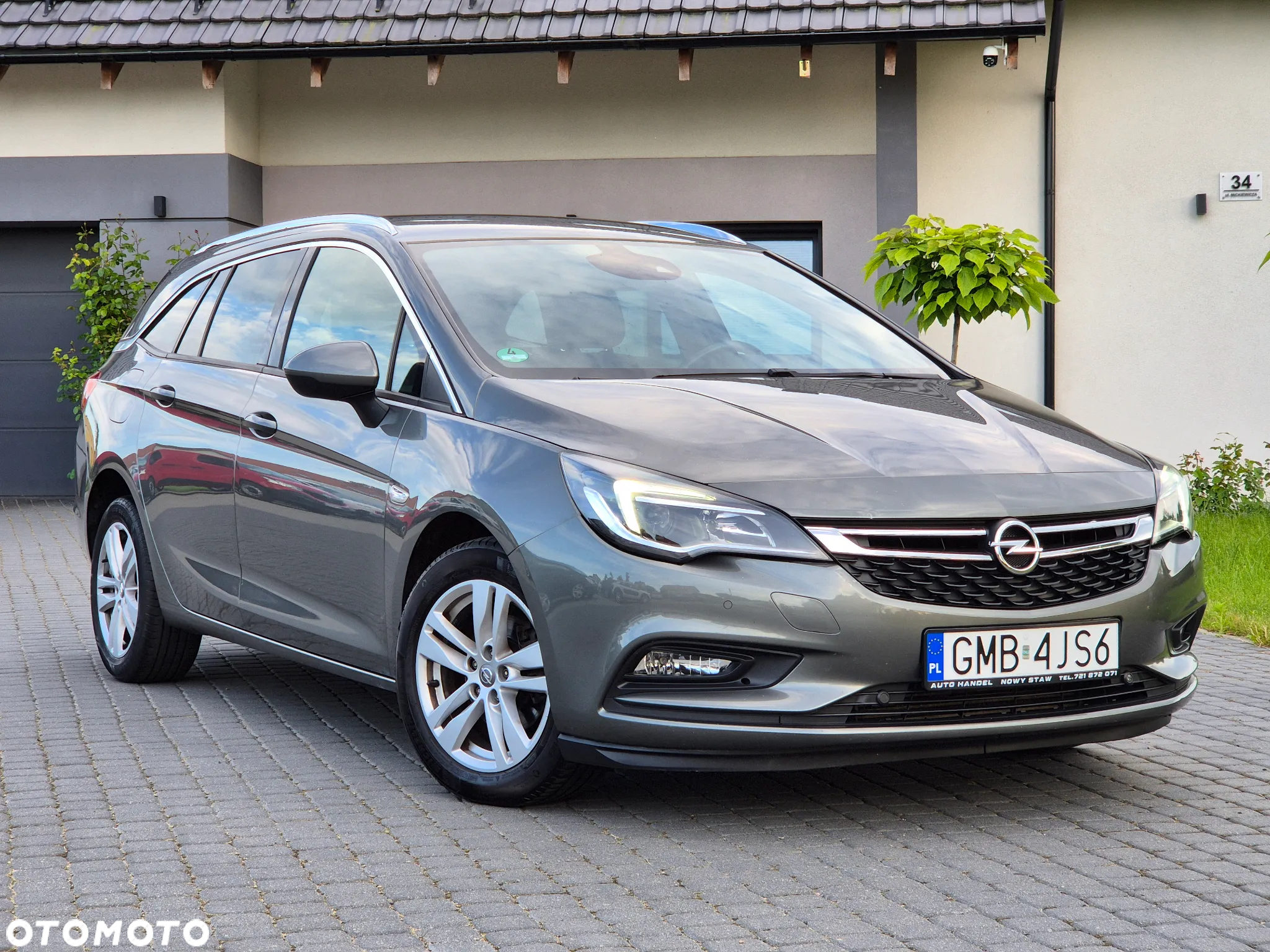 Opel Astra 1.6 D (CDTI) Start/Stop Sports Tourer Dynamic - 2