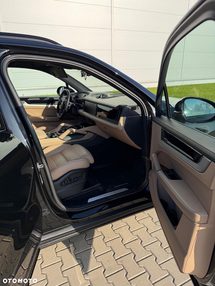 Porsche Cayenne E-Hybrid PHEV - 6
