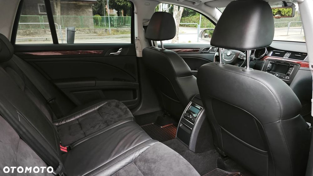 Skoda Superb 2.0 TDI Elegance - 13