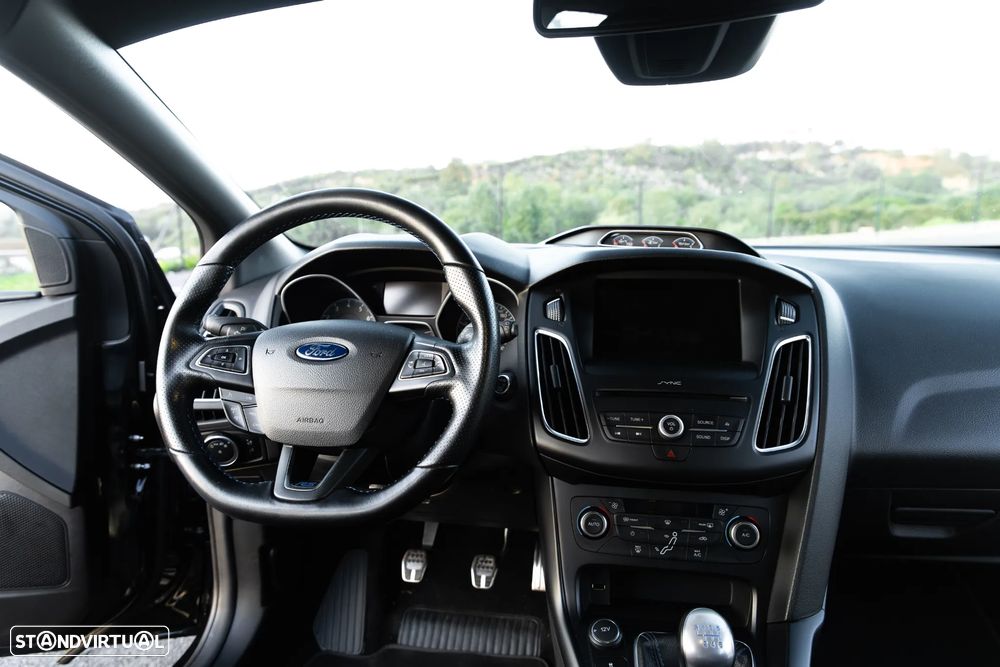 Ford Focus 2.3 EcoBoost RS Pack Performance - 34