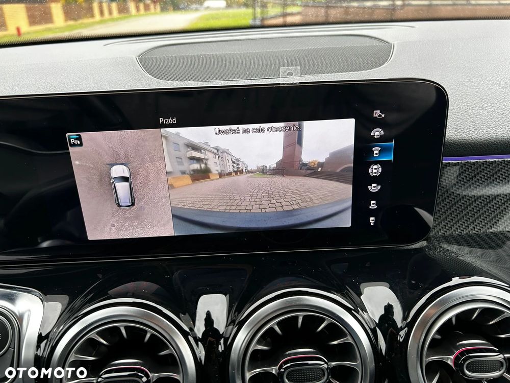 Mercedes-Benz GLB 250 4-Matic AMG Line 8G-DCT - 19