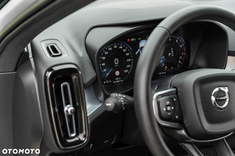 Volvo XC 40 - 35