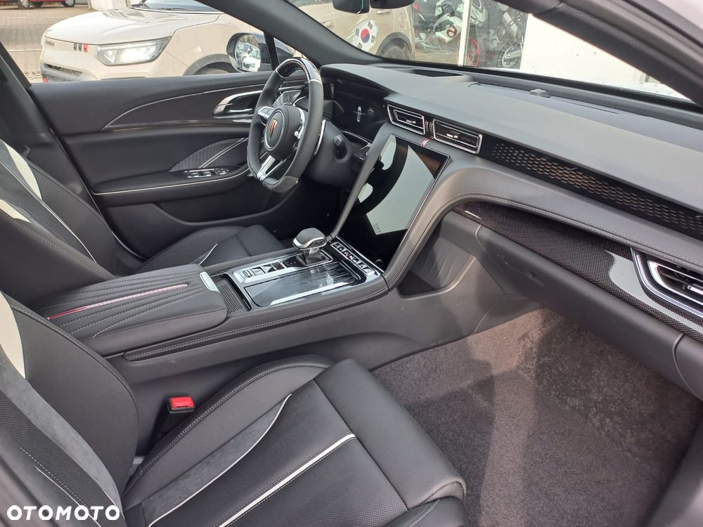 Hongqi H6 2.0T Deluxe - 12