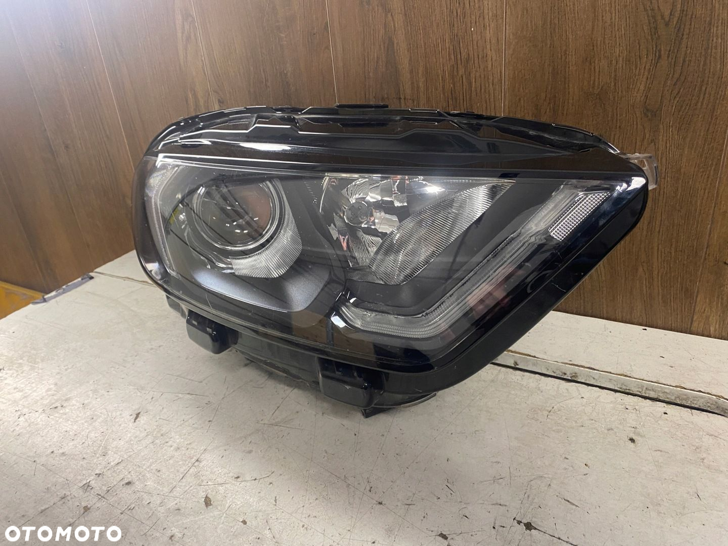 FORD ECOSPORT II LIFT LAMPA PRAWY PRZÓD XENON GN15-13D154-HE - 2