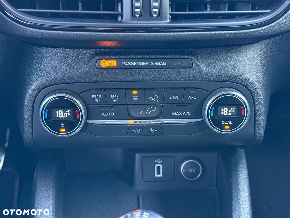 Ford Focus 1.0 EcoBoost ST-Line - 34