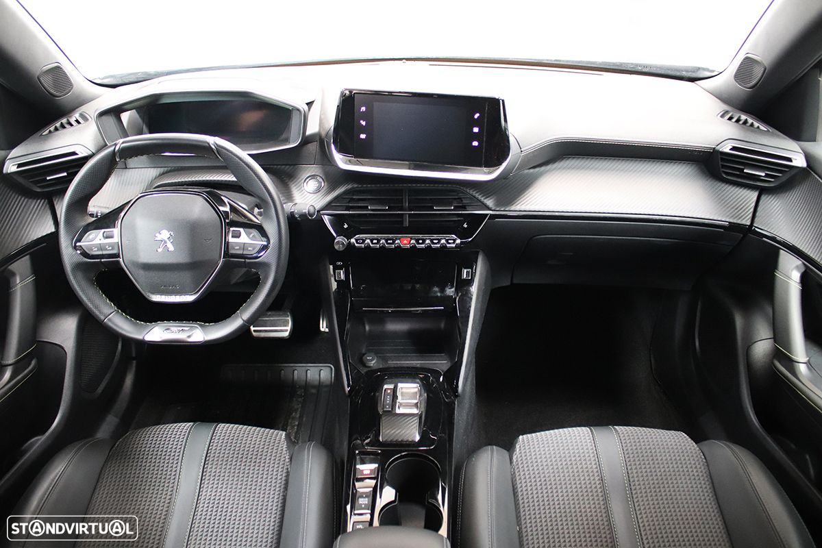 Peugeot e-2008 50 kWh GT - 8