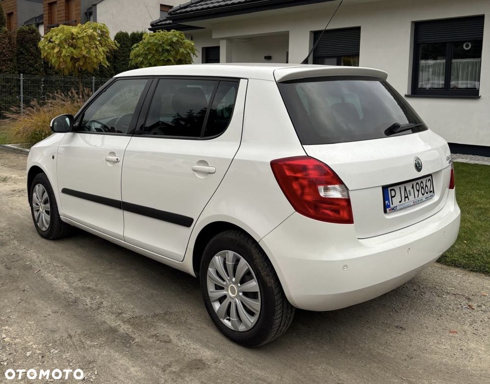 Skoda Fabia 2008 photo 3