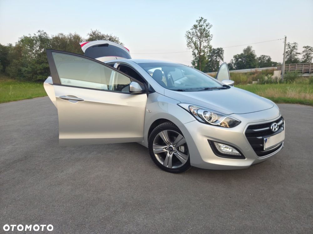 Hyundai i30 1.4 Family+ - 22
