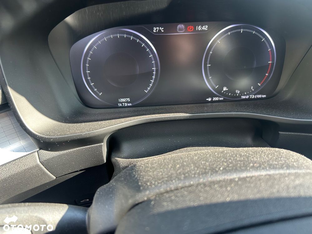 Volvo XC 40 D3 Momentum Pro - 25