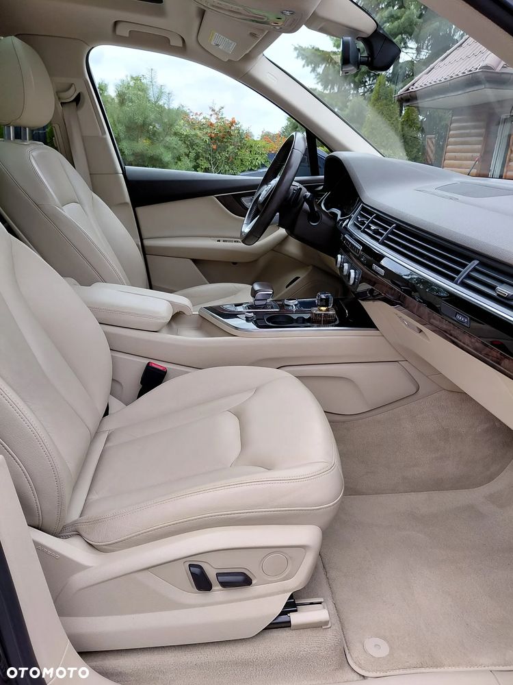 Audi Q7 - 11