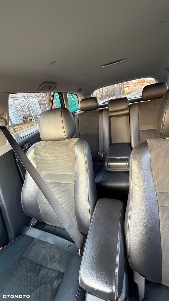 Toyota Avensis 2.0 VVT-i Sol - 2