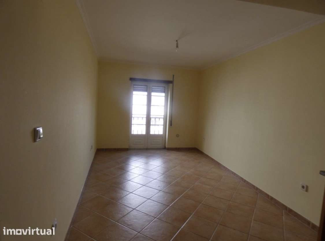 Apartamento 3 Assoalhadas Centro do Fundão 1 Andar - Grande imagem: 3/11