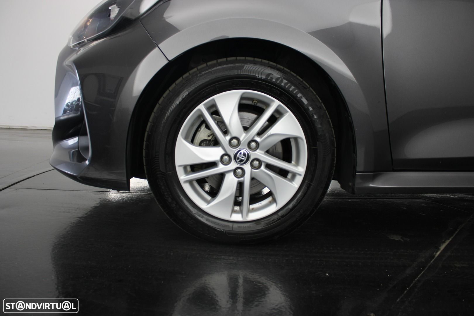 Toyota Yaris 1.5 HDF Comfort Plus - 24