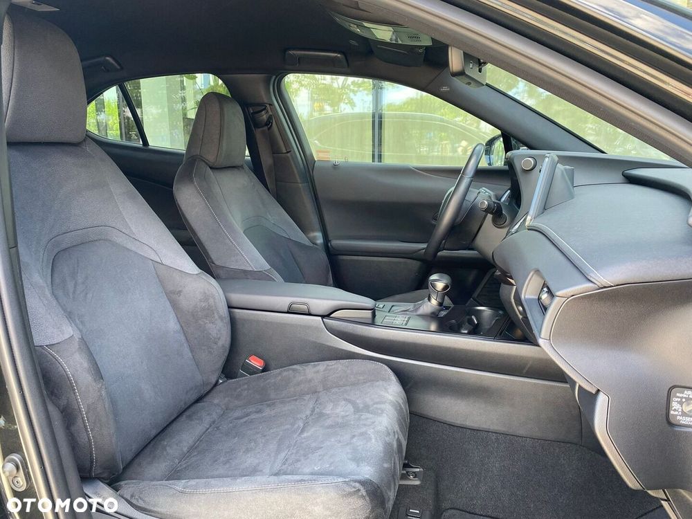 Lexus UX 250h GPF Business 2WD - 21