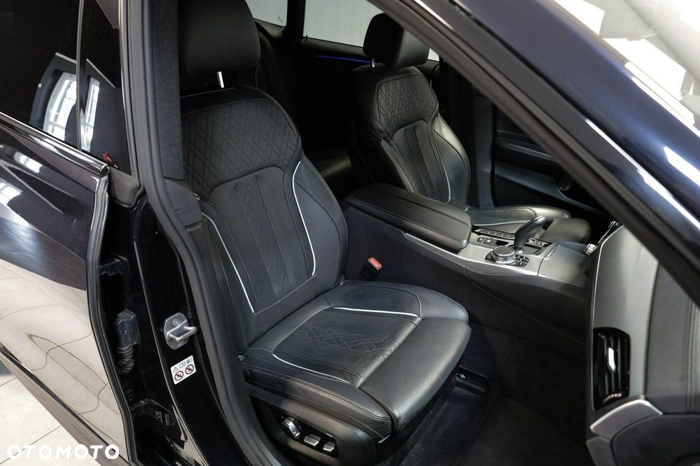 BMW 6GT - 26