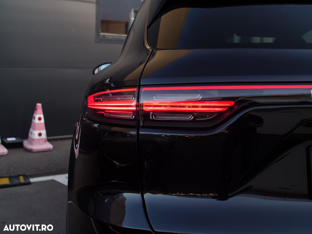 Porsche Cayenne S - 23
