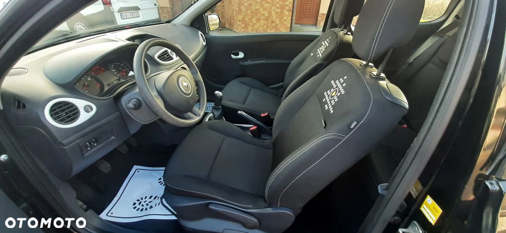 Renault Clio - 35