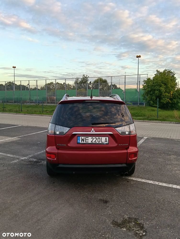 Mitsubishi Outlander 2010 photo 4