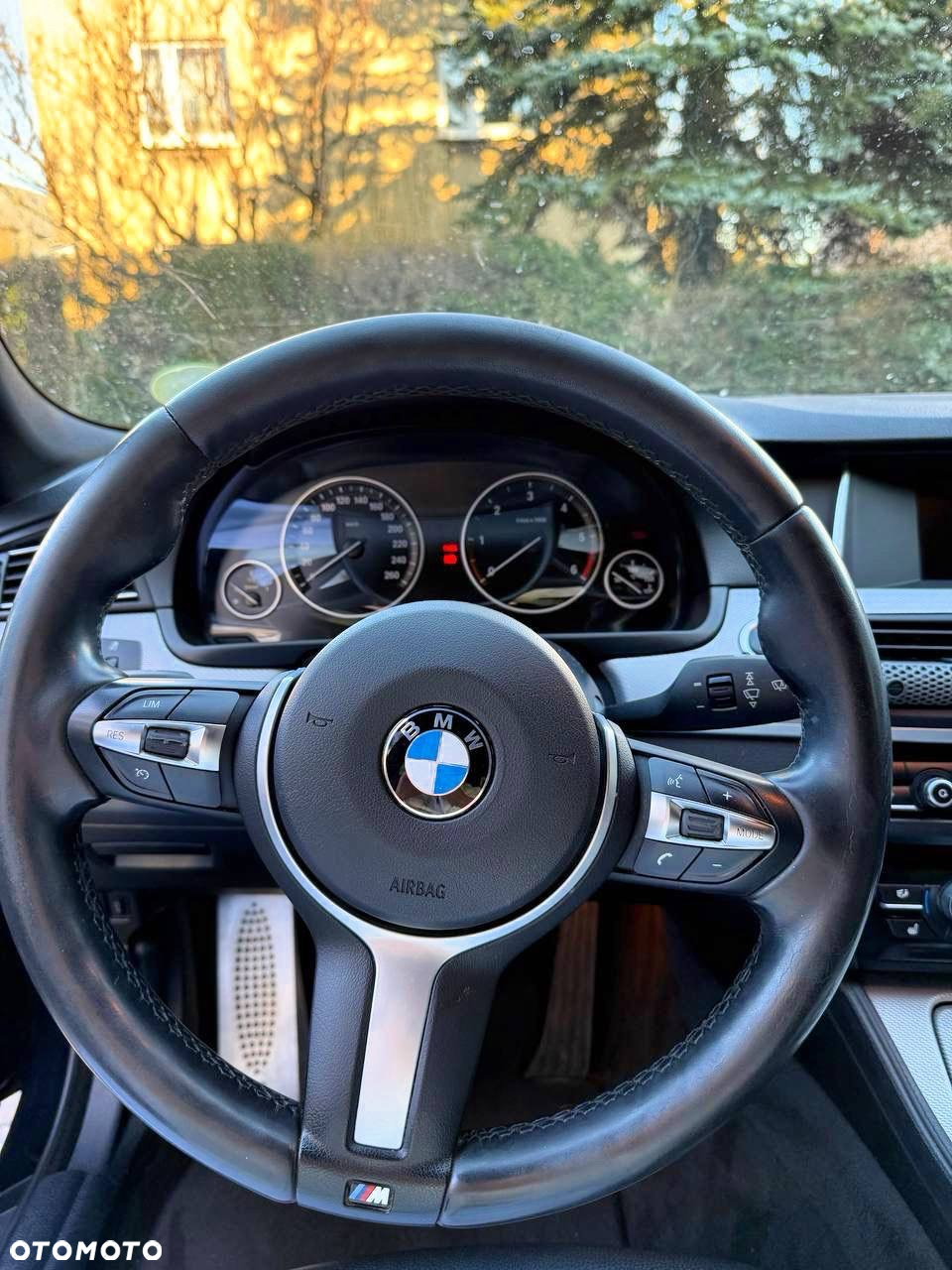 BMW Seria 5 520d M Sport - 10