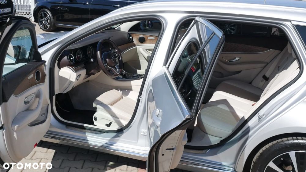 Mercedes-Benz Klasa E 300 de 9G-TRONIC Exclusive - 12