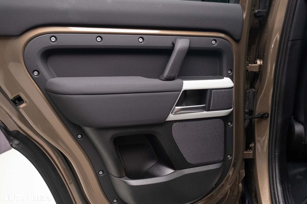 Land Rover Defender 90 3.0D 250 MHEV Hard Top X-Dynamic SE - 14